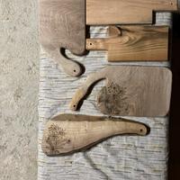Taglieri e quadretti pirografati