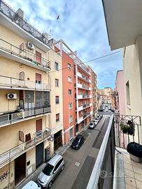 Pressi via Napoli, luminoso trilocale