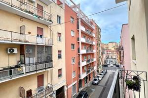 Pressi via Napoli, luminoso trilocale