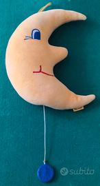 Carillon Luna Sterntaler, lunghezza cm 25 circa.