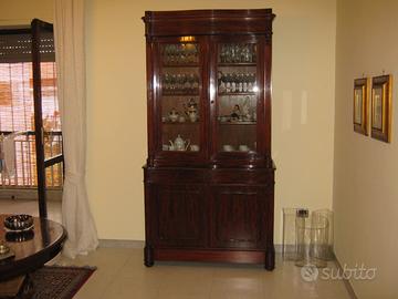 Antiquariato credenza francese antica