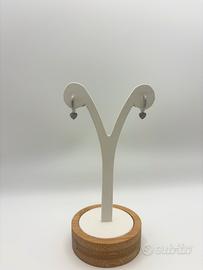 Orecchini Oro Bianco con pendente a forma di cuore