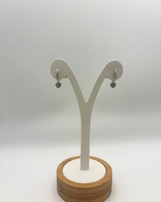 Orecchini Oro Bianco con pendente a forma di cuore