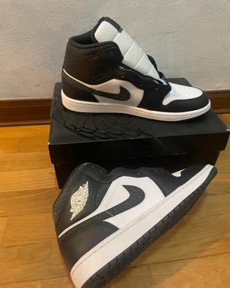 Air Jordan 1 Mid SE panda elephant