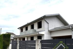 VILLA SEMINDIPENDENTE