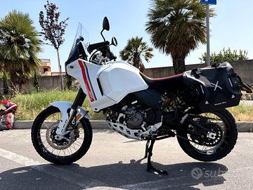 Ducati DesertX 2022 Come Nuova (4300,00 accessori)
