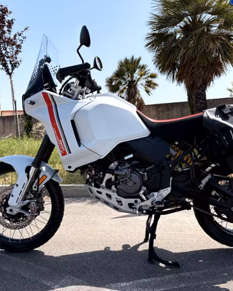 Ducati DesertX 2022 Come Nuova (4300,00 accessori)