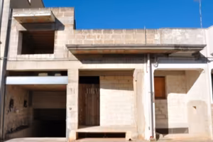 Casa indipendente con garage