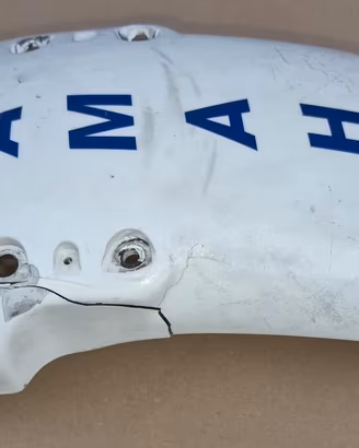 PARAFANGO ANTERIORE USATO DA RIPARARE per YAMAHA