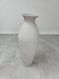 Vaso ornamentale in vimini