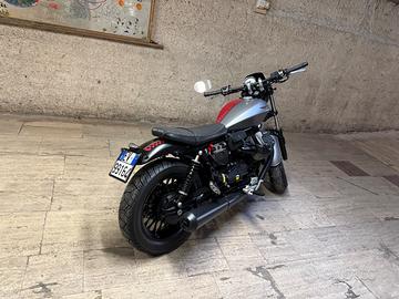 Moto Guzzi V9 - 2021