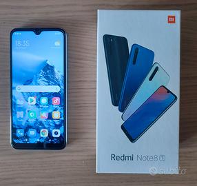 Redmi Note 8 64 GB con schermo lineato.
