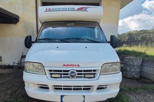 Camper semi-integrale ADRIA 