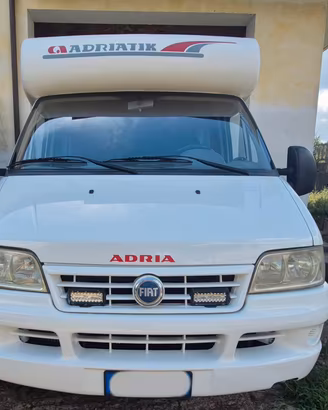 Camper semi-integrale ADRIA 