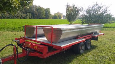 Carro rimorchio per vendemmia uva