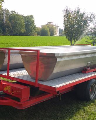 Carro rimorchio per vendemmia uva