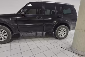 mitsubishi pajero 200 cv