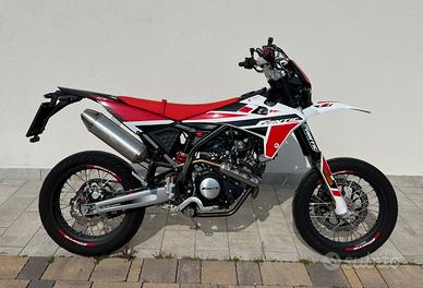 Fantic XMF 125 Performence 4T  (patente A1)