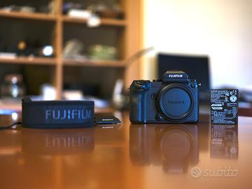 FUJI GFX 50S Corpo, due batterie e caricatore.
