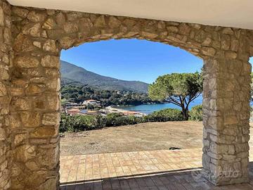 Villa di 332 m² con più di 5 locali a Marciana