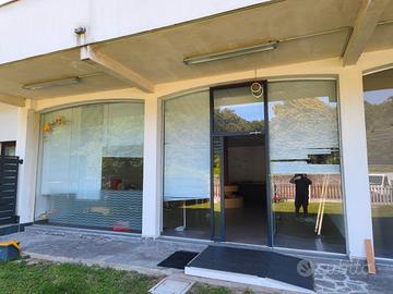 Negozio 100Mq fronte strada provinciale