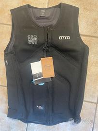 Giubbotto protettivo + casco wing foil