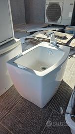 sanitari filo muro vitruvit usati