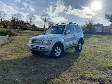 Disponibili ricambi Mitsubishi Pajero III serie 