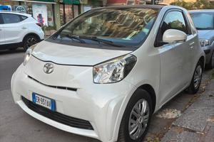 Toyota iq