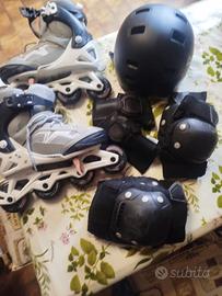 pattini a rotelle e protezioni 