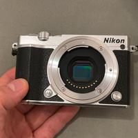 Nikon 1J5 con 2 obiettivi