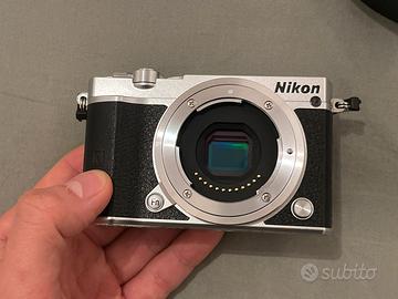 Nikon 1J5 con 2 obiettivi