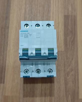 Siemens 3P C25 6kA (5SL6325-7BB) - Nuovo senza Box