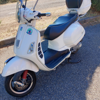 Vespa 300 gts