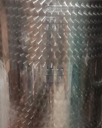 CONTENITORE IN ACCIAIO PER VINO