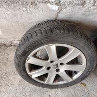 4 cerchi in lega con gomma invernale