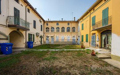 BILOCALE IN CENTRO STORICO