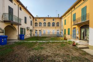 BILOCALE IN CENTRO STORICO
