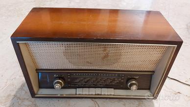 Radio a valvole funzionante