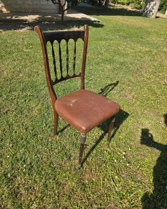 Sedia Antica / Vintage in Legno Finemente Lavorato