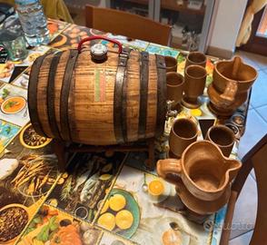 Bottivella e bicchieri in legno