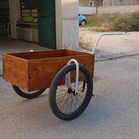 rimorchio per vespa oppure bici 