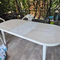 tavolo da giardino in resina 
