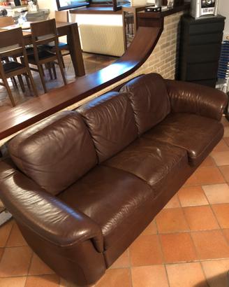 Divano letto a due piazze in pelle