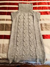 Maglione smanicato con collo dolcevita