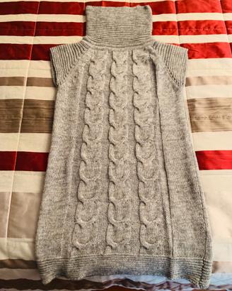 Maglione smanicato con collo dolcevita