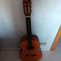 Chitarra classica con fodero