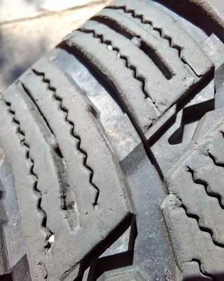 Pneumatici invernali NOKIAN WR SUV4 235/50 R19