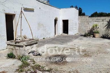 Rustico / Casale di 48 m² con 2 locali a Carovigno