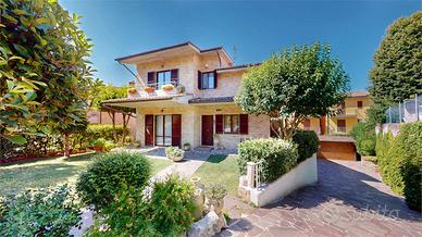 Osimo - VILLA SINGOLA ZONA ABBADIA